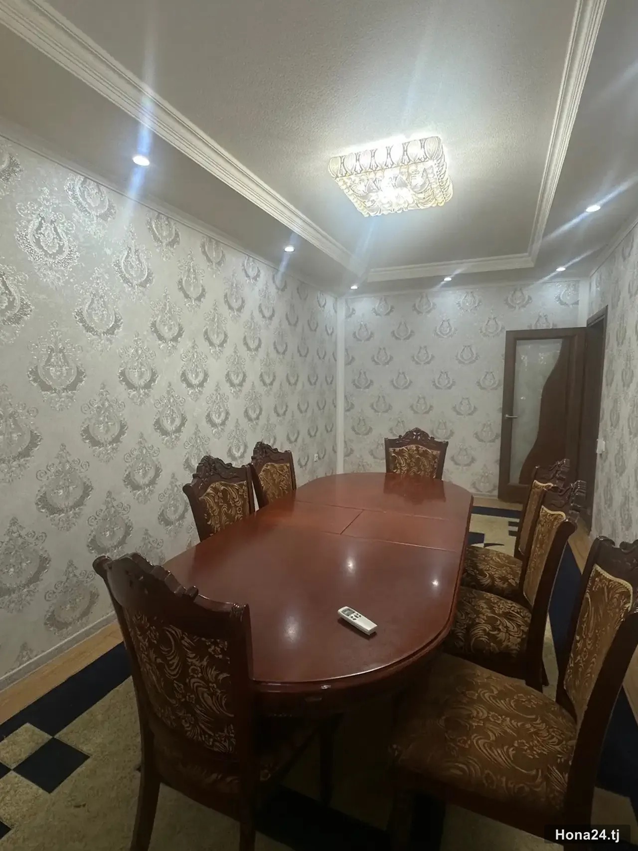 3-комн. квартира, 19-й мкр, 100 м² — 4