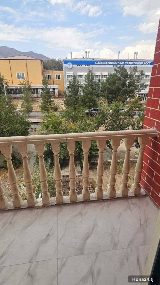2-комн. квартира, 30 мкр, 63 м² — 15