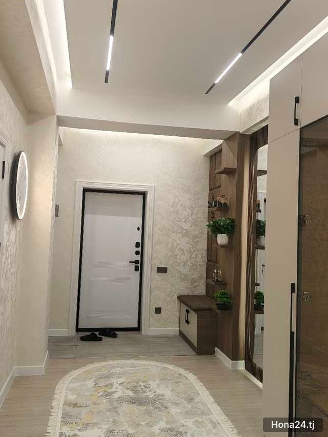 3-комн. квартира, 8-й мкр, 75 м² — 3