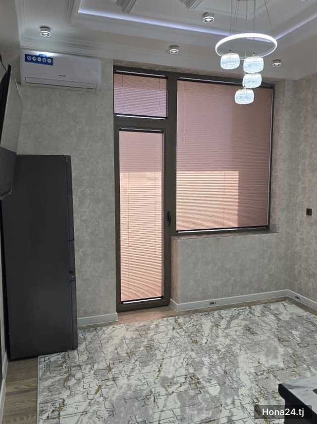 1-комн. квартира, 20мкр, 60 м² — 12