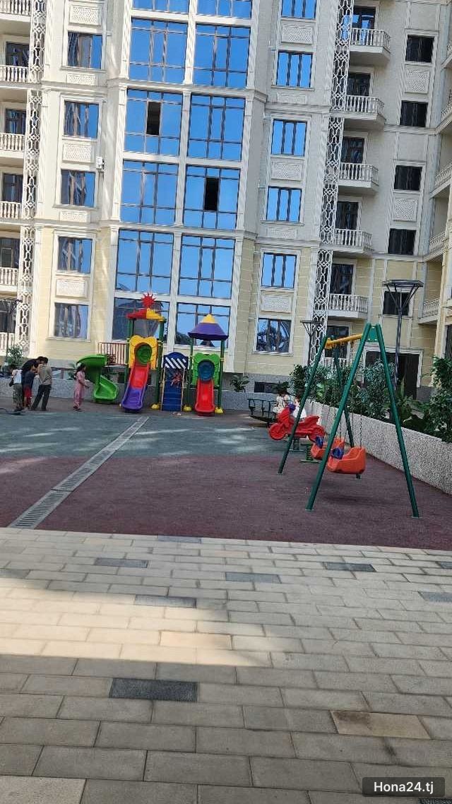 2-комн. квартира, 12-й мкр, 55 м²