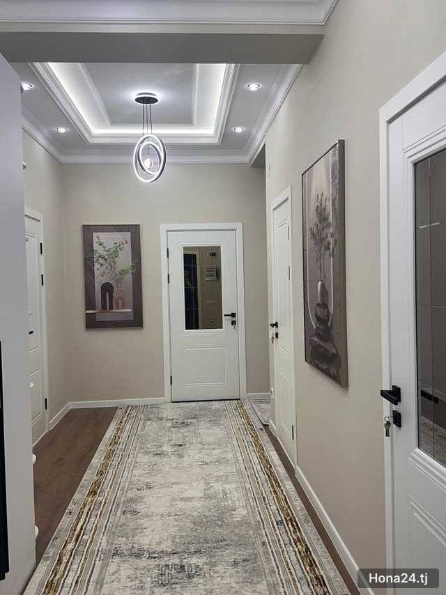 3-комн. квартира, 19-й мкр, 87 м²